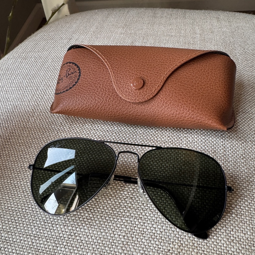 Ray-Ban Aviator Sunglasses with Case